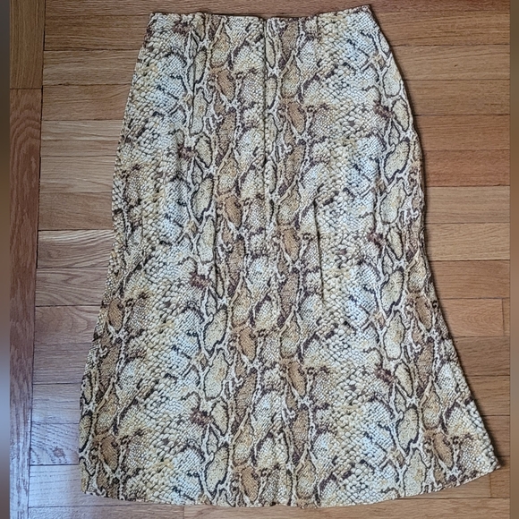 REFORMATION SNAKESKIN SNAKE PRINT MIDI SKIRT - Picture 4 of 5